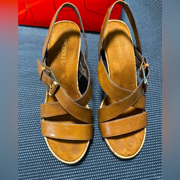 Aerosols Dove Plush, size 9 - Picture 2 of 4